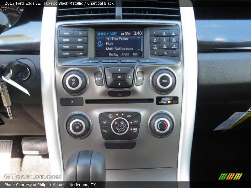 Tuxedo Black Metallic / Charcoal Black 2013 Ford Edge SE