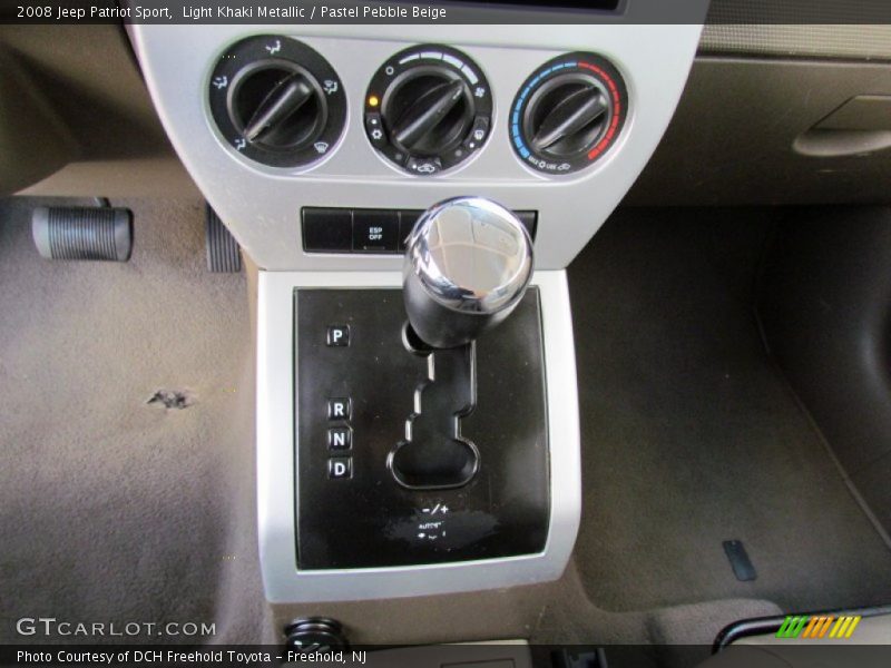 Light Khaki Metallic / Pastel Pebble Beige 2008 Jeep Patriot Sport