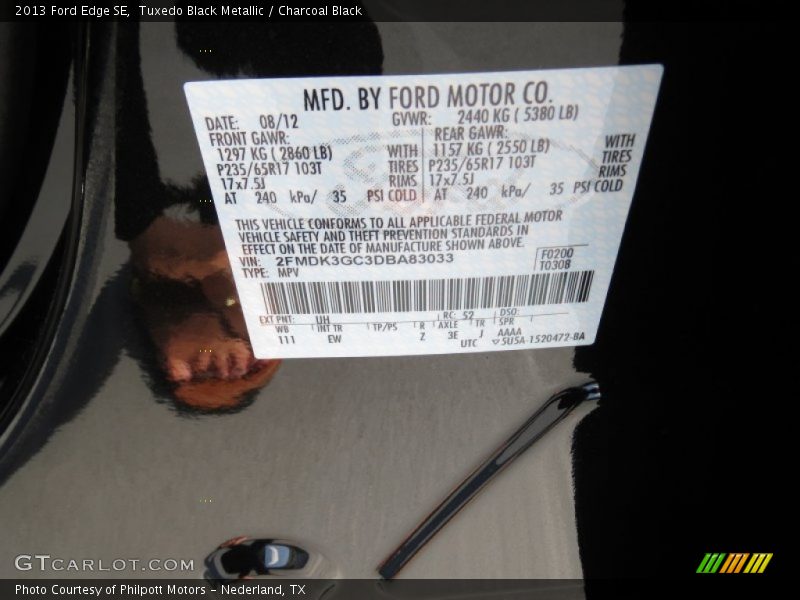 Tuxedo Black Metallic / Charcoal Black 2013 Ford Edge SE