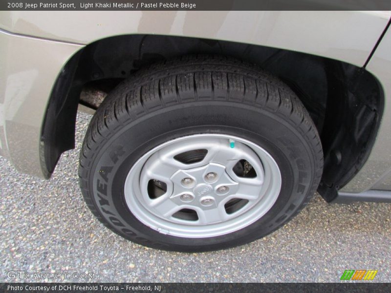 Light Khaki Metallic / Pastel Pebble Beige 2008 Jeep Patriot Sport