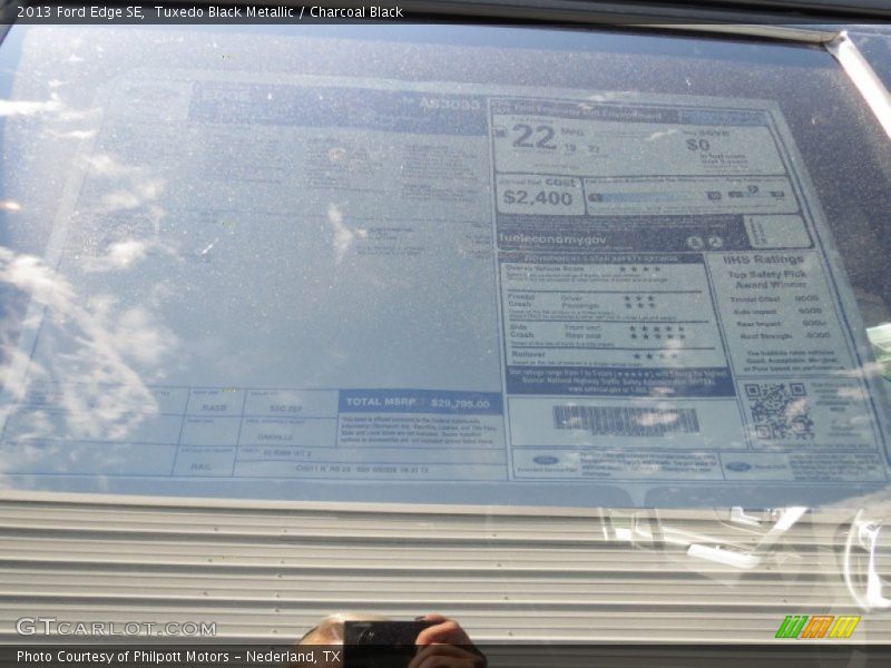 Tuxedo Black Metallic / Charcoal Black 2013 Ford Edge SE