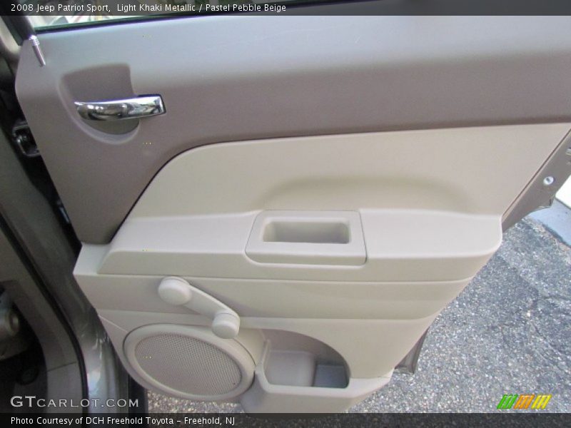 Light Khaki Metallic / Pastel Pebble Beige 2008 Jeep Patriot Sport