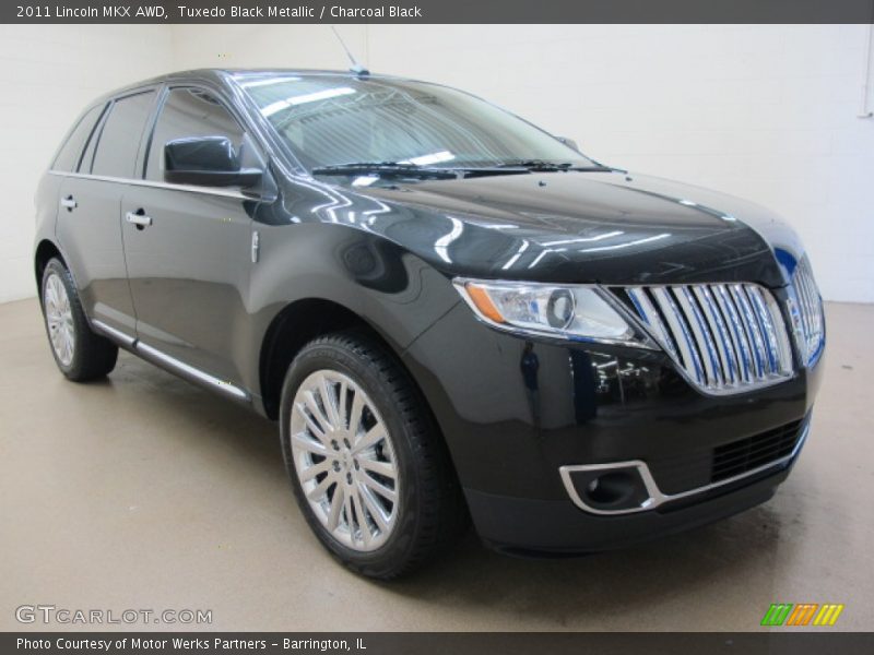 Front 3/4 View of 2011 MKX AWD