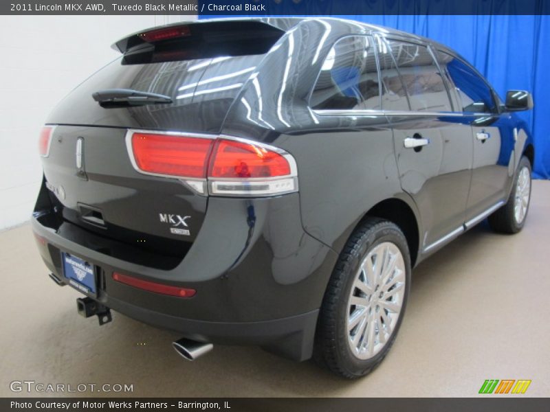 Tuxedo Black Metallic / Charcoal Black 2011 Lincoln MKX AWD