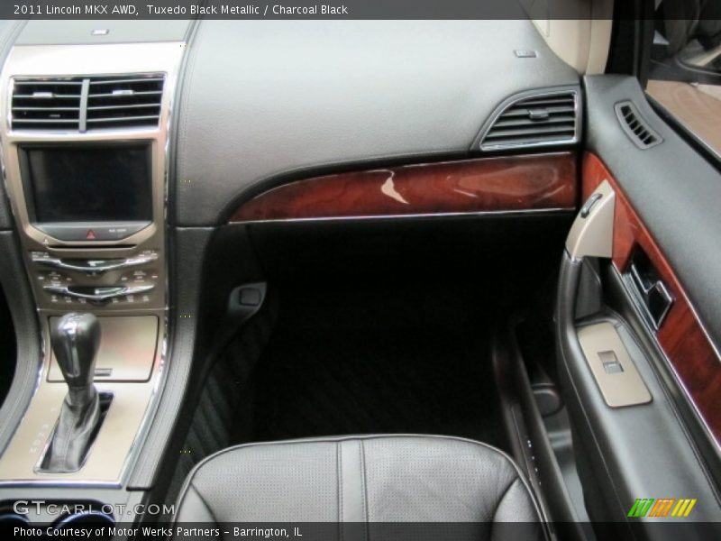 Tuxedo Black Metallic / Charcoal Black 2011 Lincoln MKX AWD