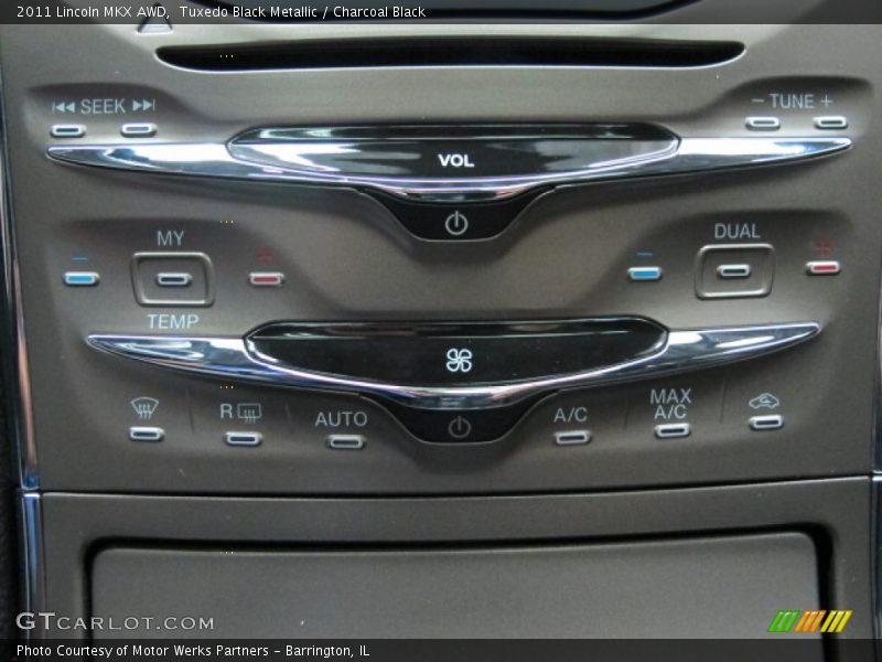 Controls of 2011 MKX AWD