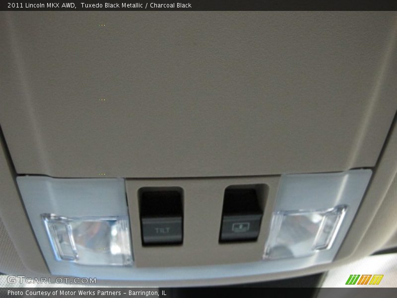 Tuxedo Black Metallic / Charcoal Black 2011 Lincoln MKX AWD