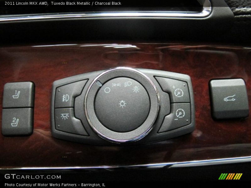 Controls of 2011 MKX AWD