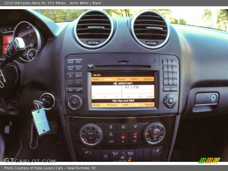 Arctic White / Black 2010 Mercedes-Benz ML 350 4Matic