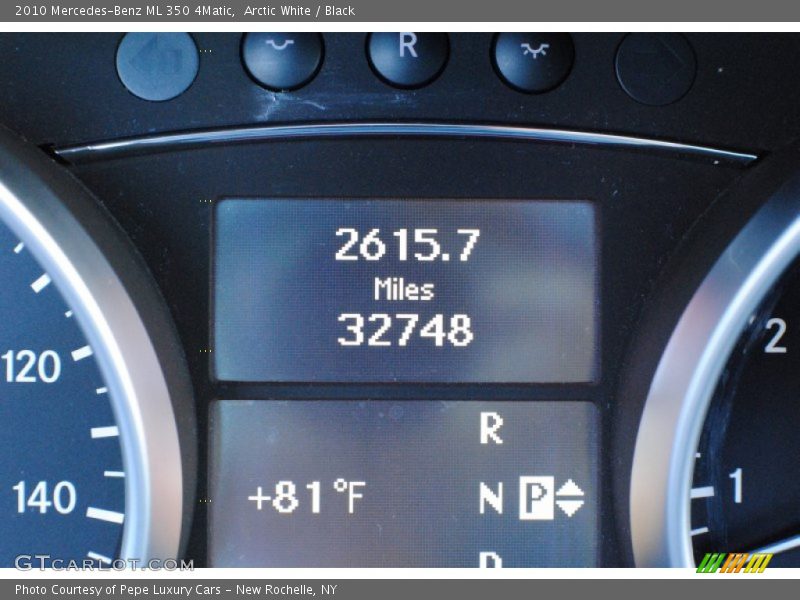 Arctic White / Black 2010 Mercedes-Benz ML 350 4Matic