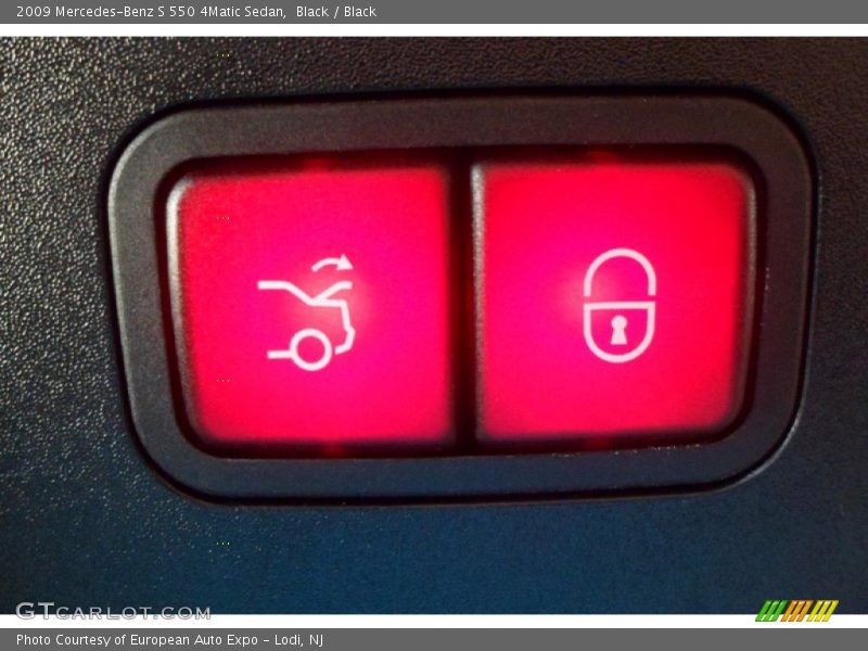 Black / Black 2009 Mercedes-Benz S 550 4Matic Sedan