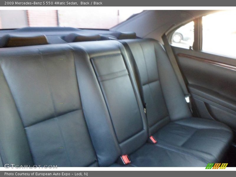 Black / Black 2009 Mercedes-Benz S 550 4Matic Sedan