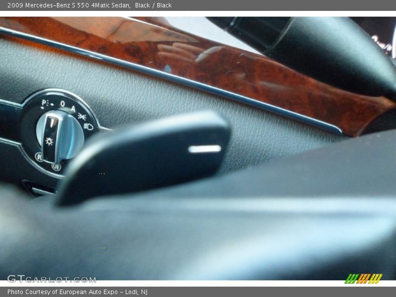 Black / Black 2009 Mercedes-Benz S 550 4Matic Sedan
