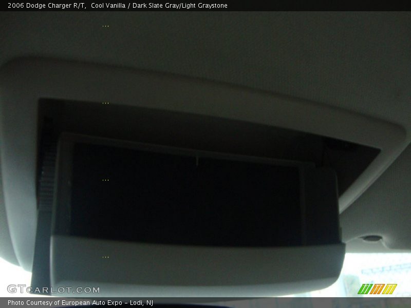 Cool Vanilla / Dark Slate Gray/Light Graystone 2006 Dodge Charger R/T