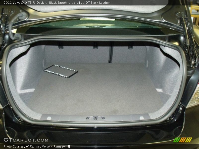 Black Sapphire Metallic / Off Black Leather 2011 Volvo S40 T5 R-Design