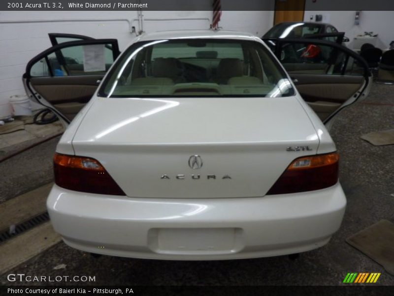 White Diamond / Parchment 2001 Acura TL 3.2
