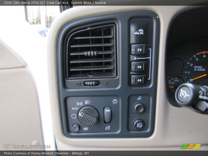 Controls of 2005 Sierra 3500 SLT Crew Cab 4x4