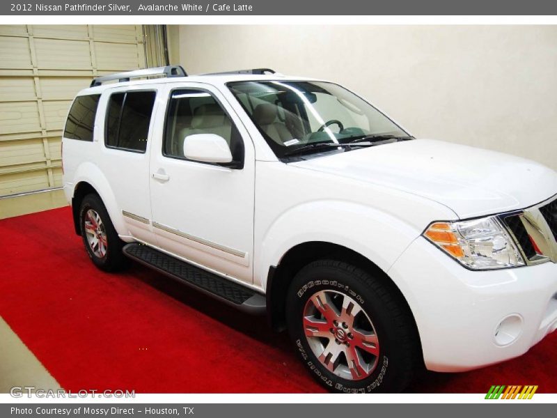 Avalanche White / Cafe Latte 2012 Nissan Pathfinder Silver