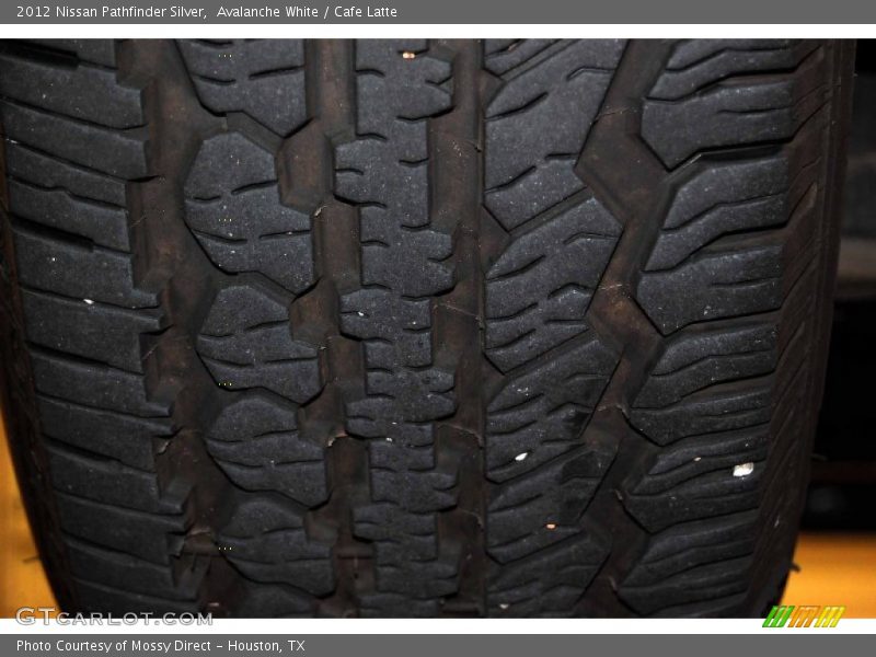 Avalanche White / Cafe Latte 2012 Nissan Pathfinder Silver