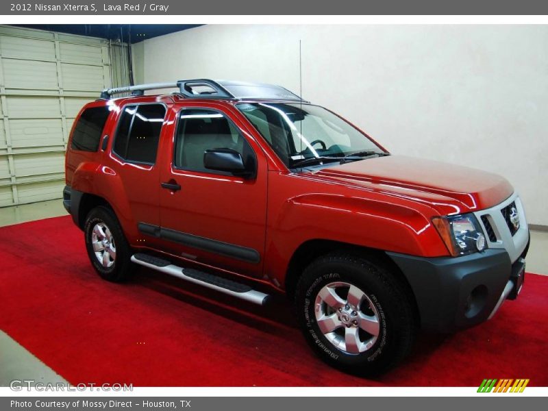 Front 3/4 View of 2012 Xterra S