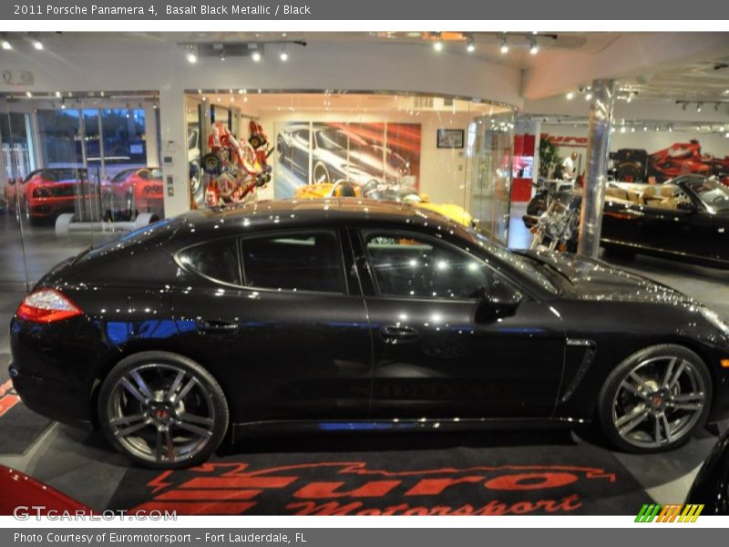 Basalt Black Metallic / Black 2011 Porsche Panamera 4