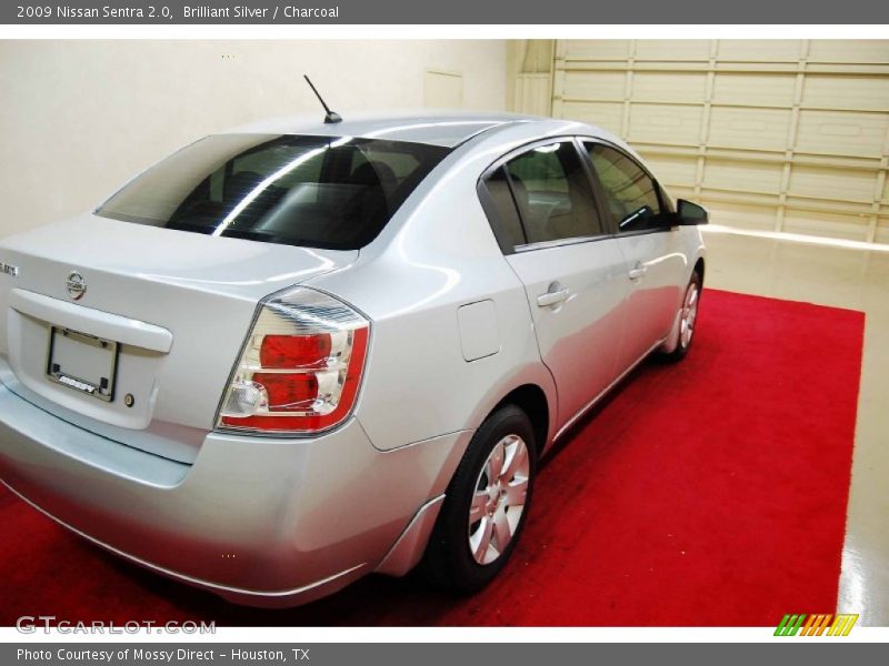 Brilliant Silver / Charcoal 2009 Nissan Sentra 2.0