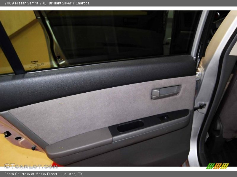 Brilliant Silver / Charcoal 2009 Nissan Sentra 2.0