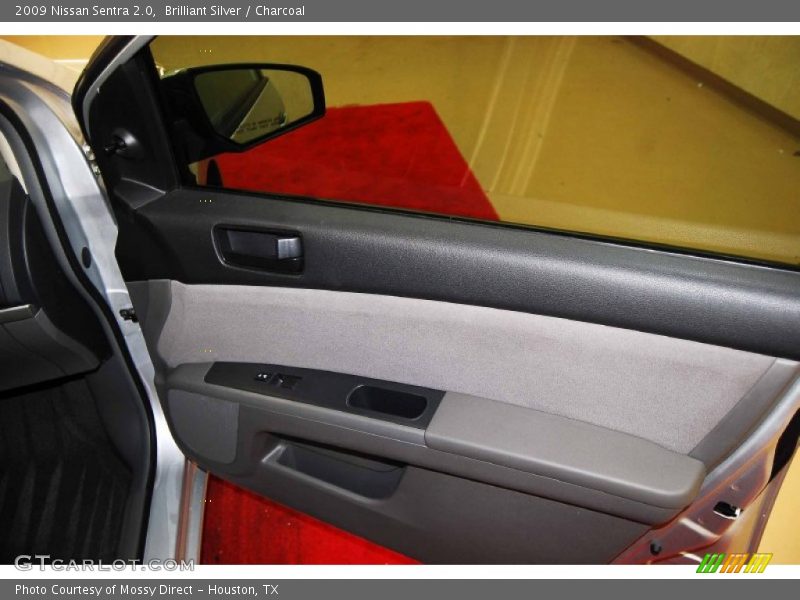 Brilliant Silver / Charcoal 2009 Nissan Sentra 2.0