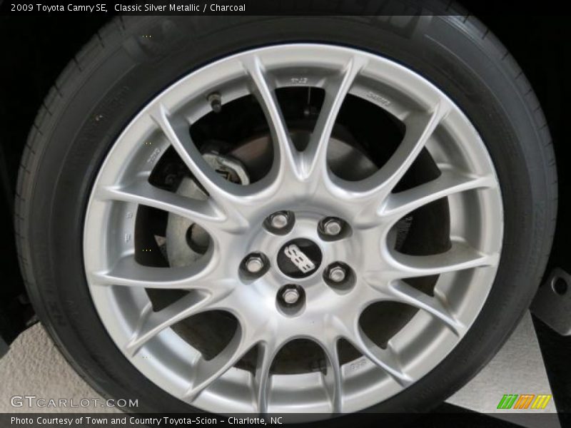 Classic Silver Metallic / Charcoal 2009 Toyota Camry SE