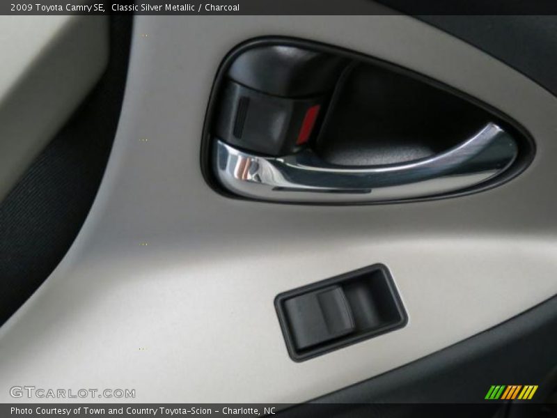 Classic Silver Metallic / Charcoal 2009 Toyota Camry SE