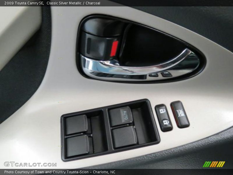 Classic Silver Metallic / Charcoal 2009 Toyota Camry SE
