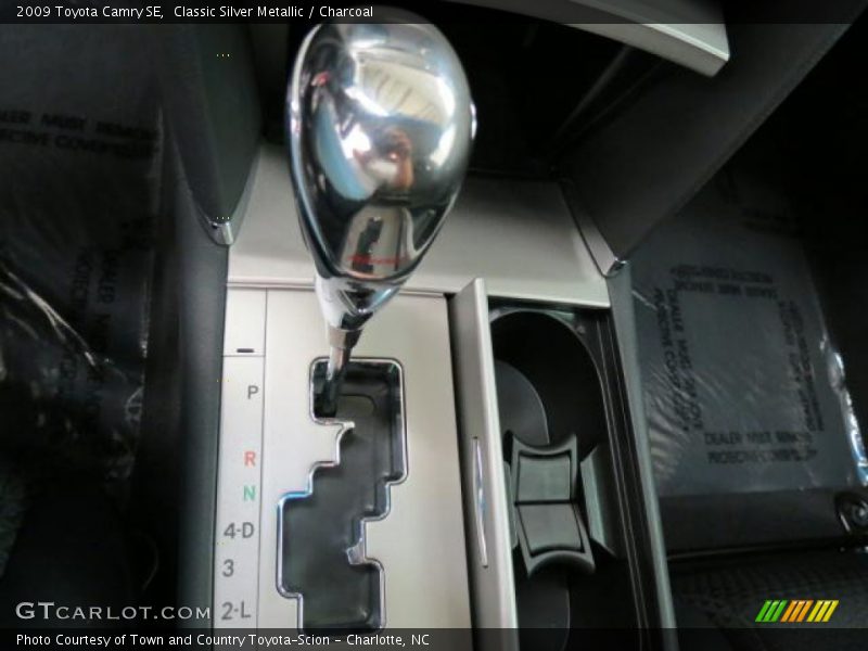 Classic Silver Metallic / Charcoal 2009 Toyota Camry SE