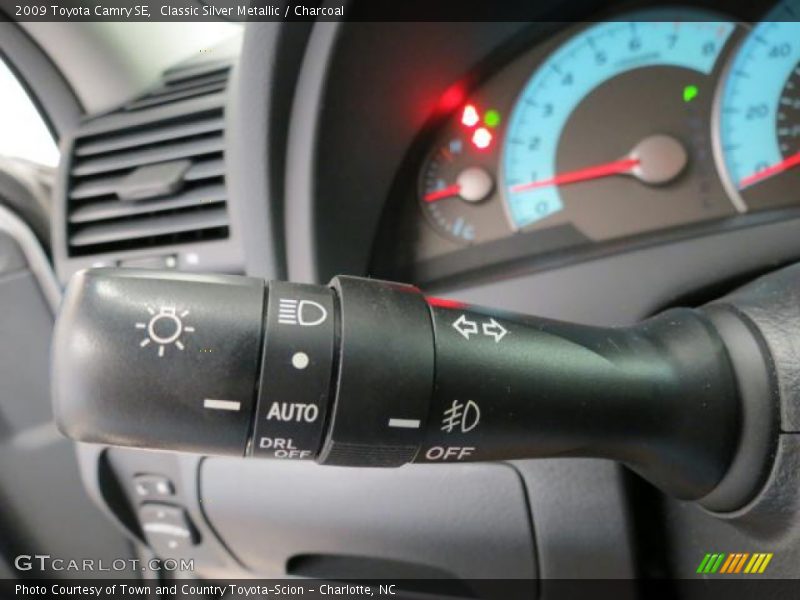 Classic Silver Metallic / Charcoal 2009 Toyota Camry SE