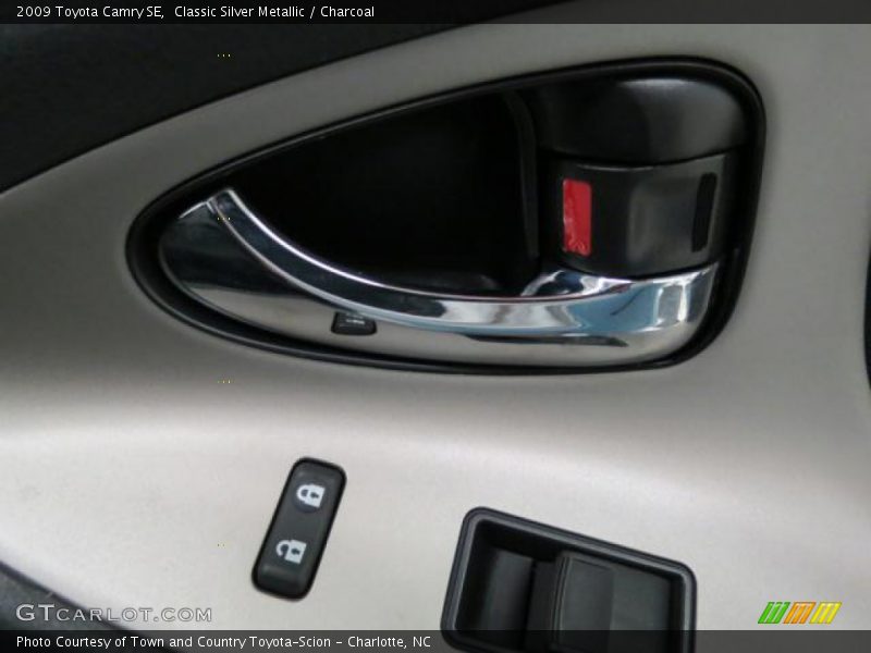 Classic Silver Metallic / Charcoal 2009 Toyota Camry SE