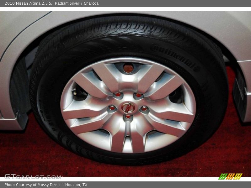 Radiant Silver / Charcoal 2010 Nissan Altima 2.5 S