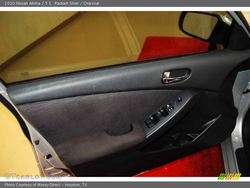 Radiant Silver / Charcoal 2010 Nissan Altima 2.5 S