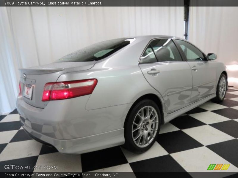 Classic Silver Metallic / Charcoal 2009 Toyota Camry SE