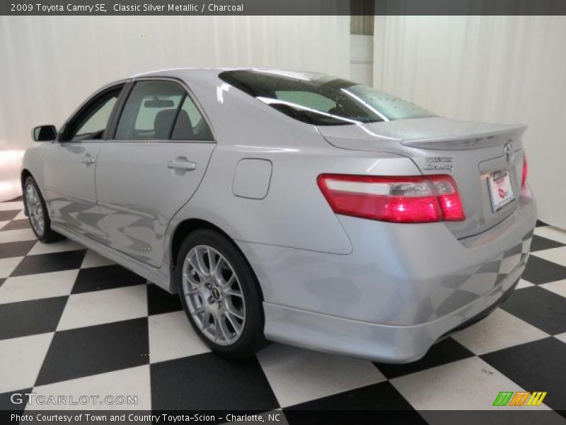 Classic Silver Metallic / Charcoal 2009 Toyota Camry SE