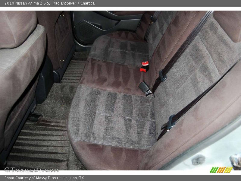 Radiant Silver / Charcoal 2010 Nissan Altima 2.5 S