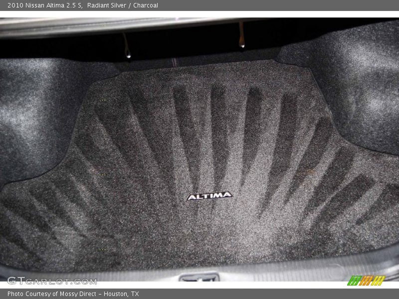 Radiant Silver / Charcoal 2010 Nissan Altima 2.5 S