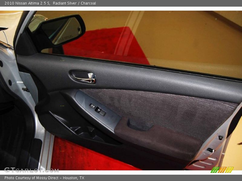 Radiant Silver / Charcoal 2010 Nissan Altima 2.5 S