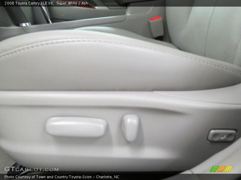 Super White / Ash 2008 Toyota Camry XLE V6