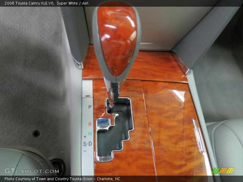 Super White / Ash 2008 Toyota Camry XLE V6