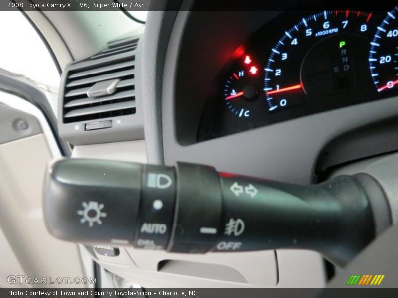 Super White / Ash 2008 Toyota Camry XLE V6