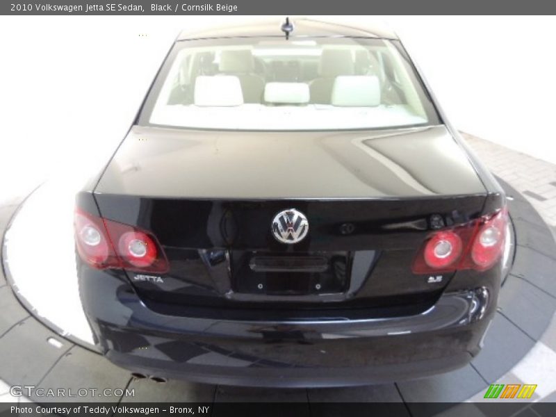 Black / Cornsilk Beige 2010 Volkswagen Jetta SE Sedan