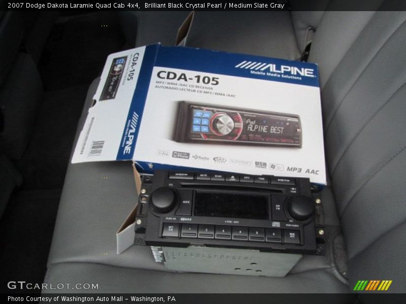 Brilliant Black Crystal Pearl / Medium Slate Gray 2007 Dodge Dakota Laramie Quad Cab 4x4