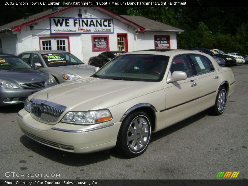 Ivory Parchment Tri Coat / Medium Dark Parchment/Light Parchment 2003 Lincoln Town Car Cartier