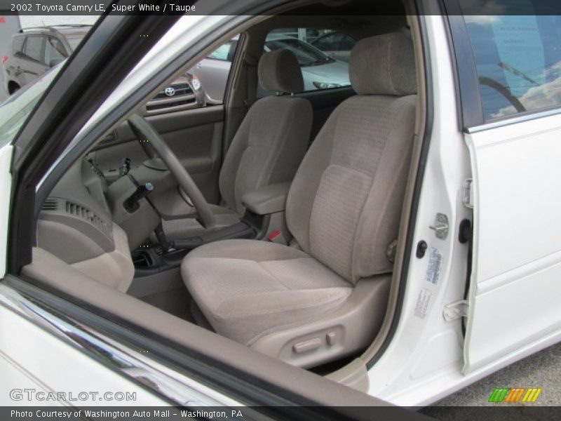 Super White / Taupe 2002 Toyota Camry LE