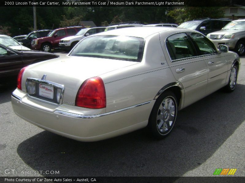 Ivory Parchment Tri Coat / Medium Dark Parchment/Light Parchment 2003 Lincoln Town Car Cartier