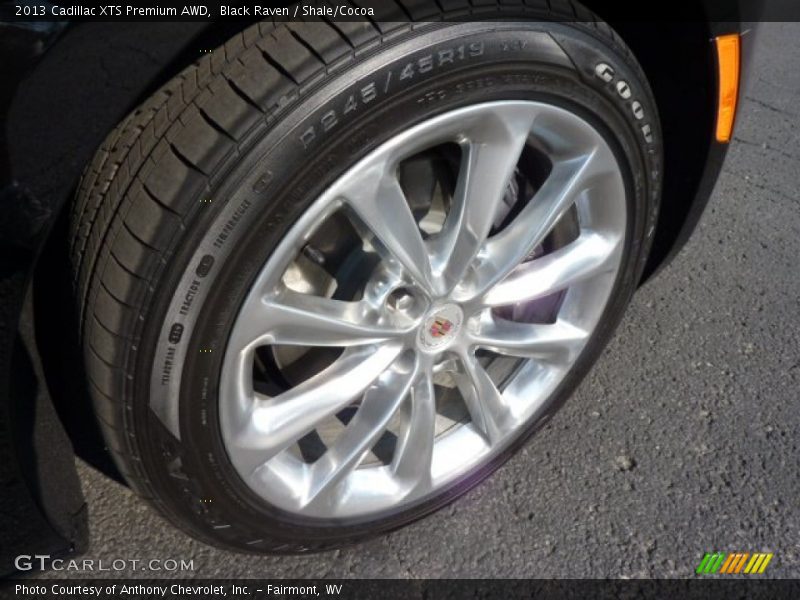  2013 XTS Premium AWD Wheel
